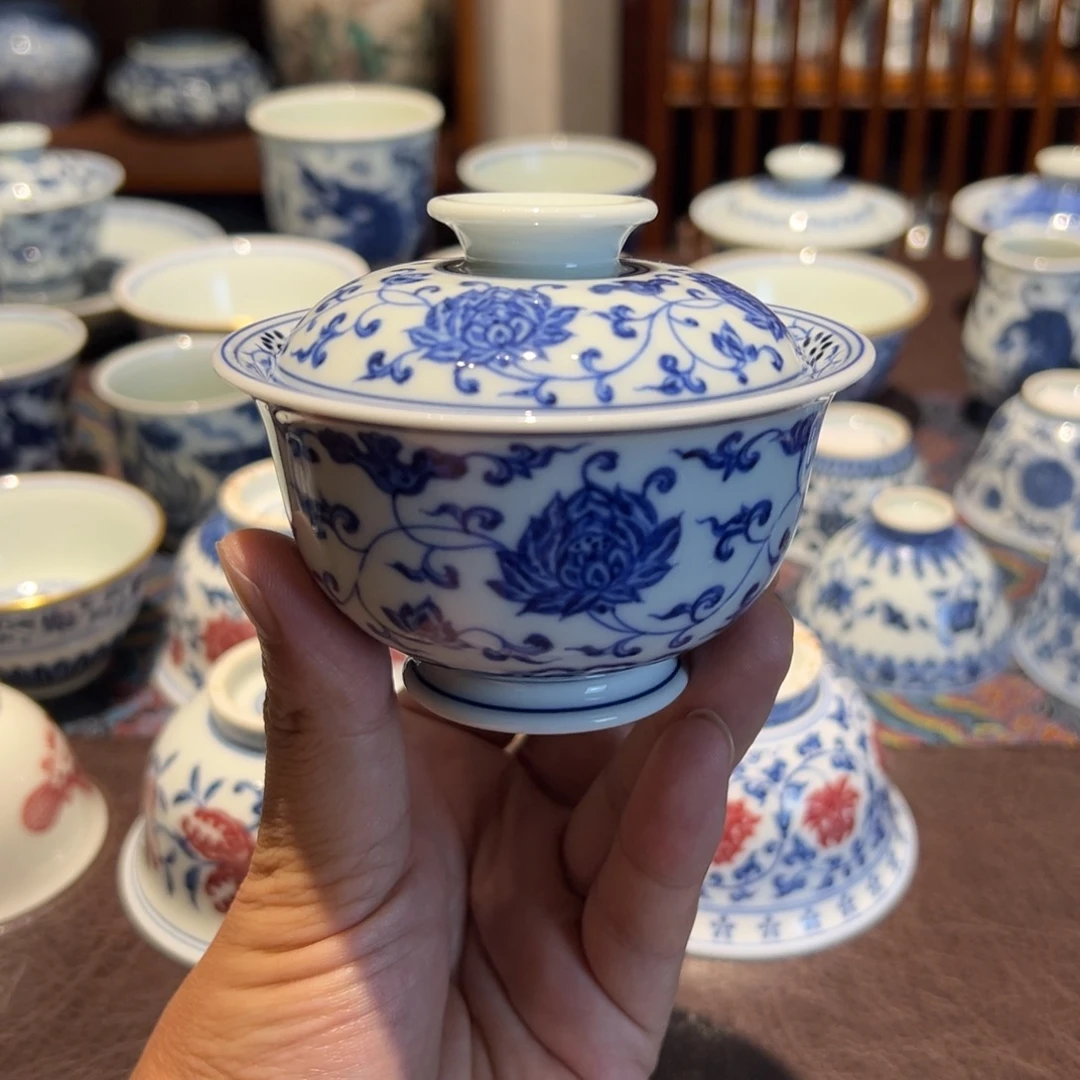 精品青花缠枝莲二才盖碗约120毫升