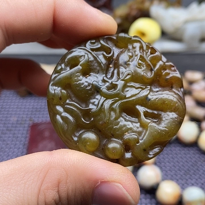 未镶嵌蛇纹石玉颈饰