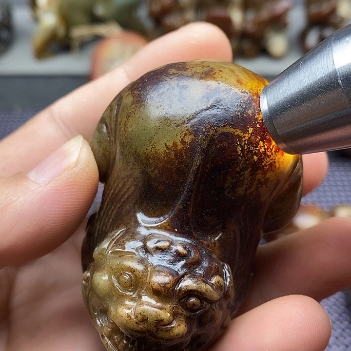 未镶嵌蛇纹石玉颈饰