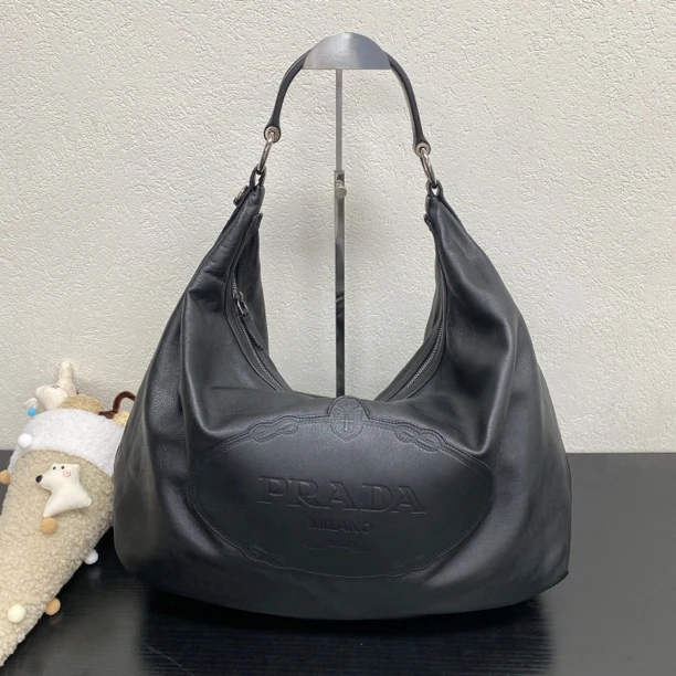 95新 Prada/普拉达 大号全皮大标hobo单肩包底长43 123226