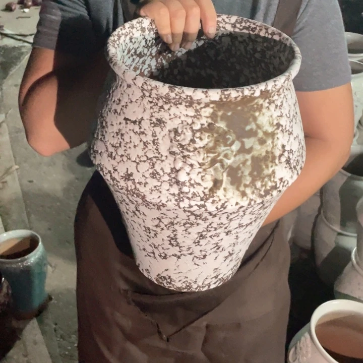 紫砂花盆口20高30瑕疵瑕疵