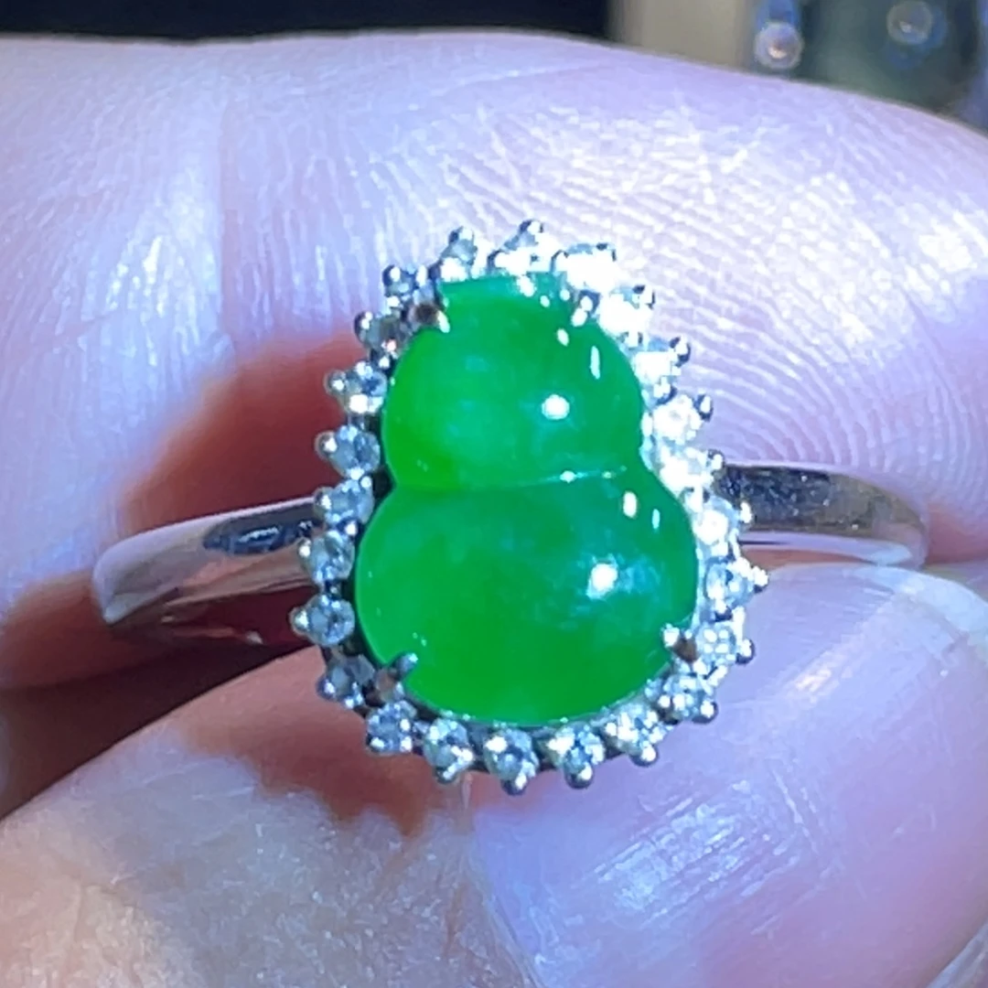 翡翠颈饰18K金镶嵌翡翠