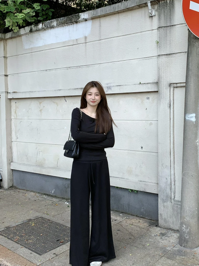 2025秋季新款纯欲辣妹修身显瘦露肩长袖T恤设计感上衣百搭休闲裤