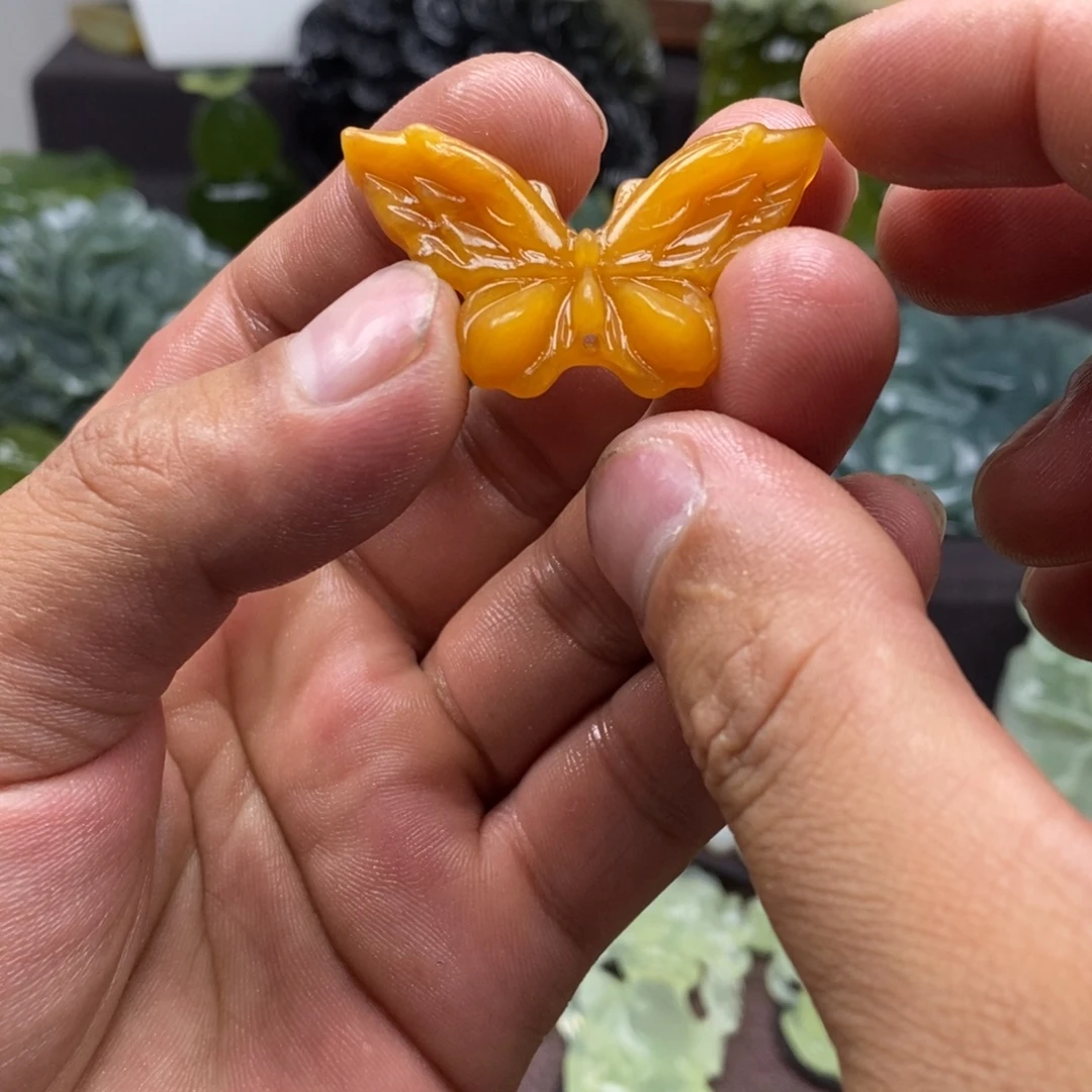 未镶嵌蛇纹石玉吊坠(赠链)