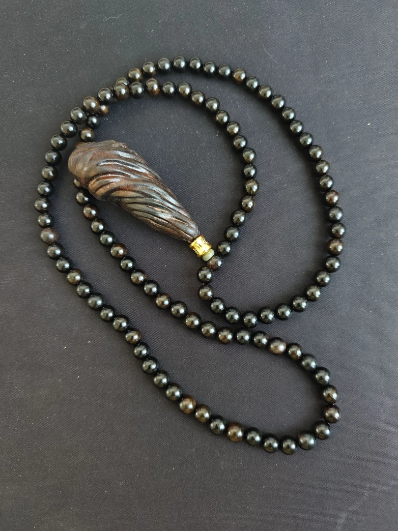 【瑞德摩尔】新黑色雪山重楼吊坠