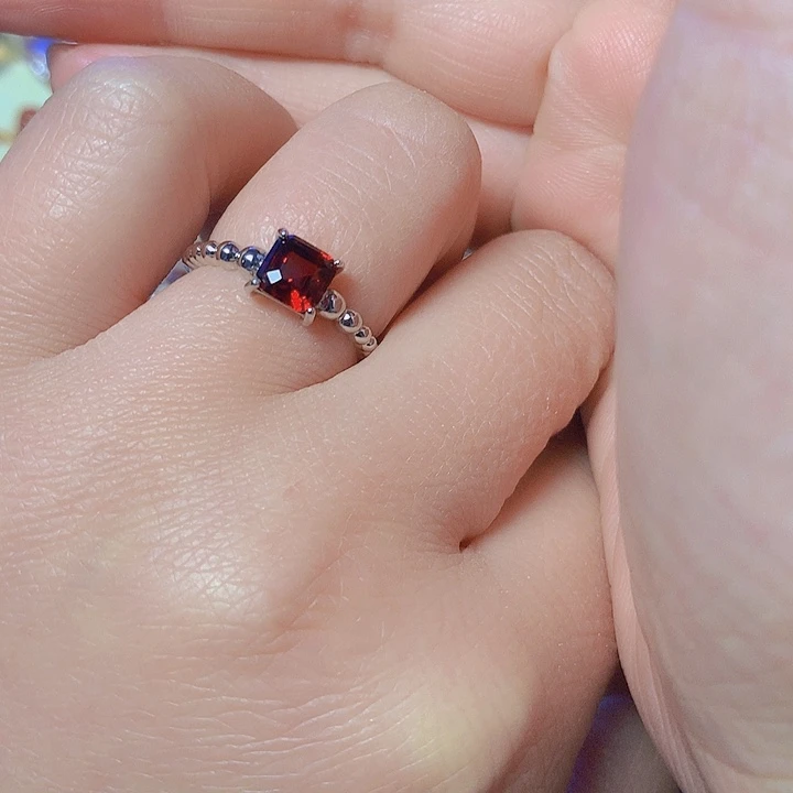 石榴石戒指银S925镶嵌万*