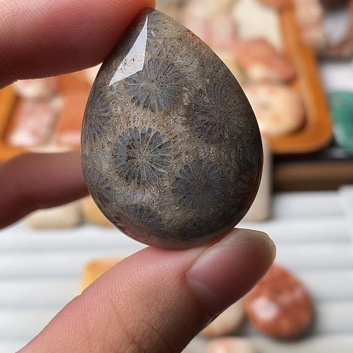 3***0硅化玉未镶嵌颈饰