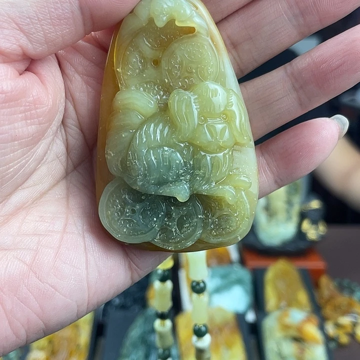 蛇纹石玉未镶嵌颈饰