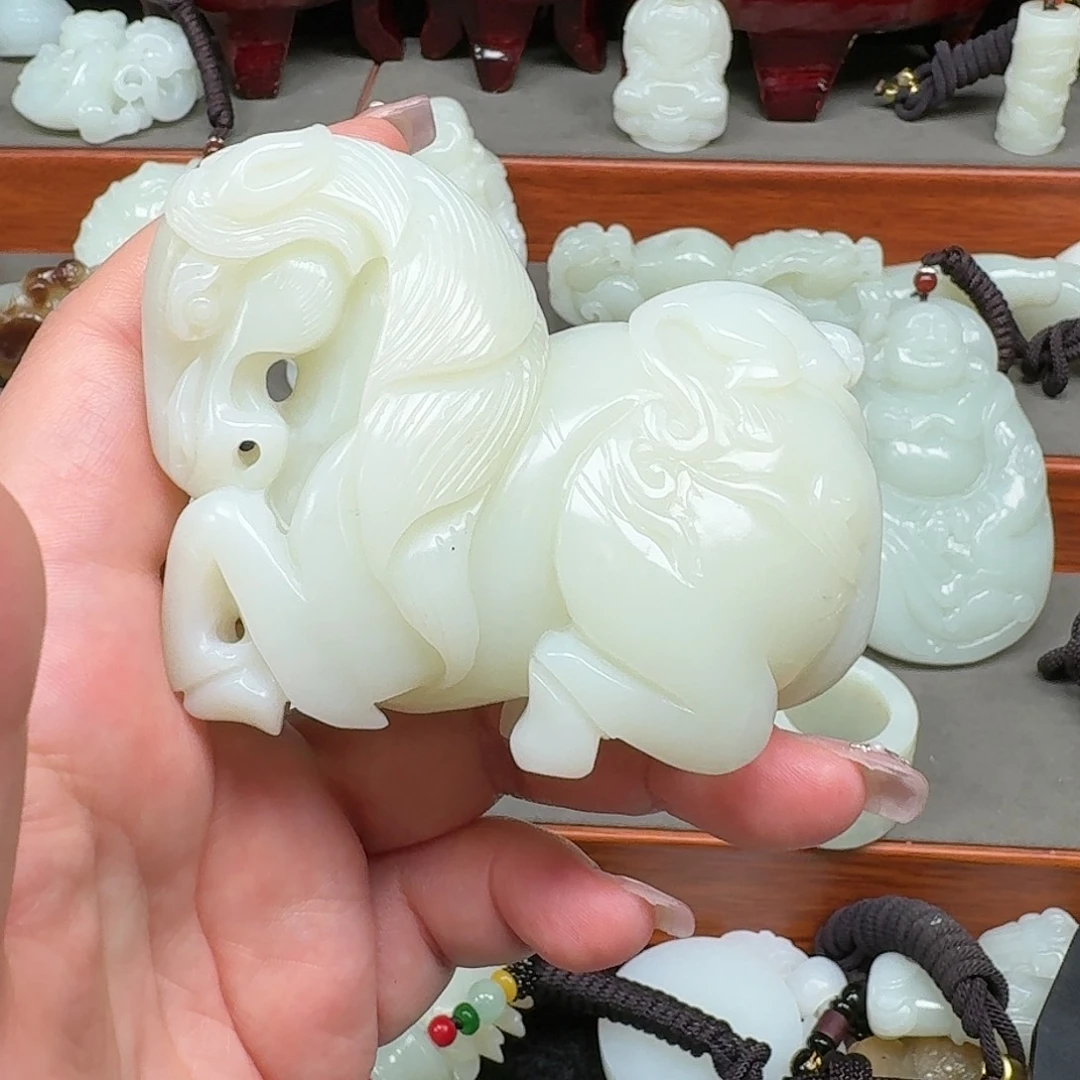 大***子和田玉未镶嵌摆件