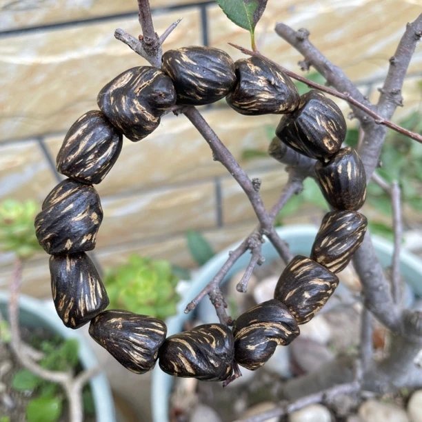 高油满结香越南芽庄手工艺天然随型1.5手串