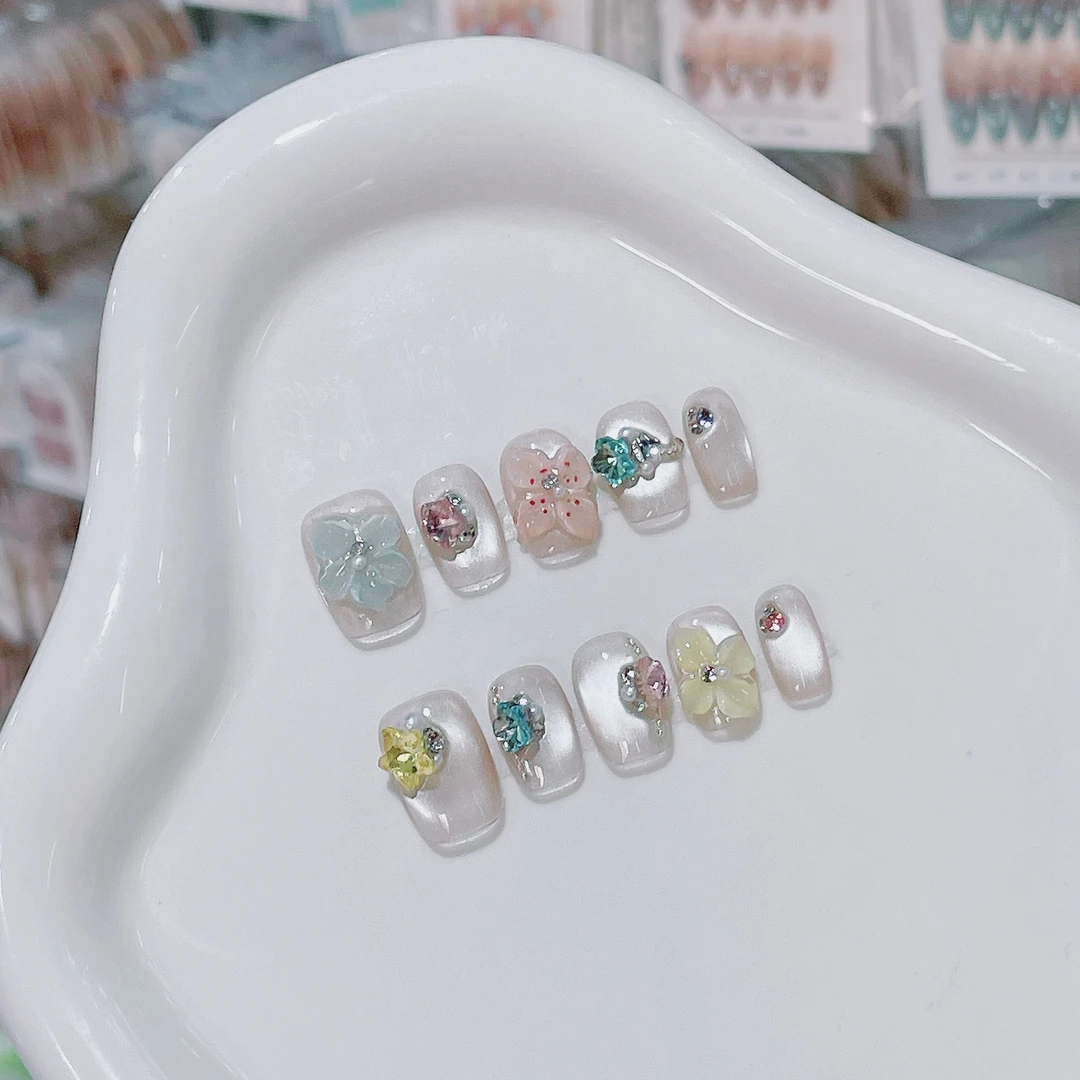 【琉光冰花】手工夏日冰透立体显白气质雕花爆闪彩钻高级显白美甲