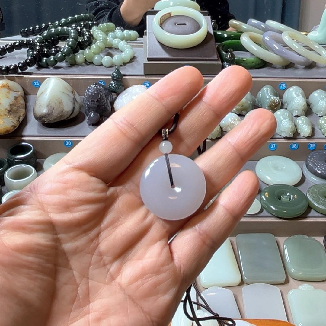 宝***文和田玉未镶嵌颈饰