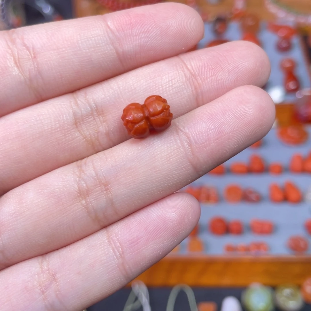 未镶嵌并蒂莲南红玛瑙