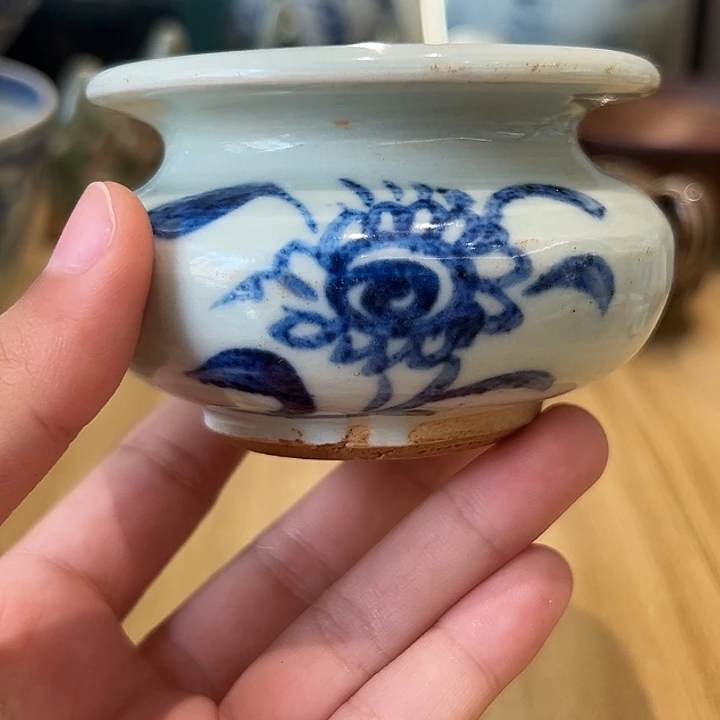 摆件青花水鱼一个