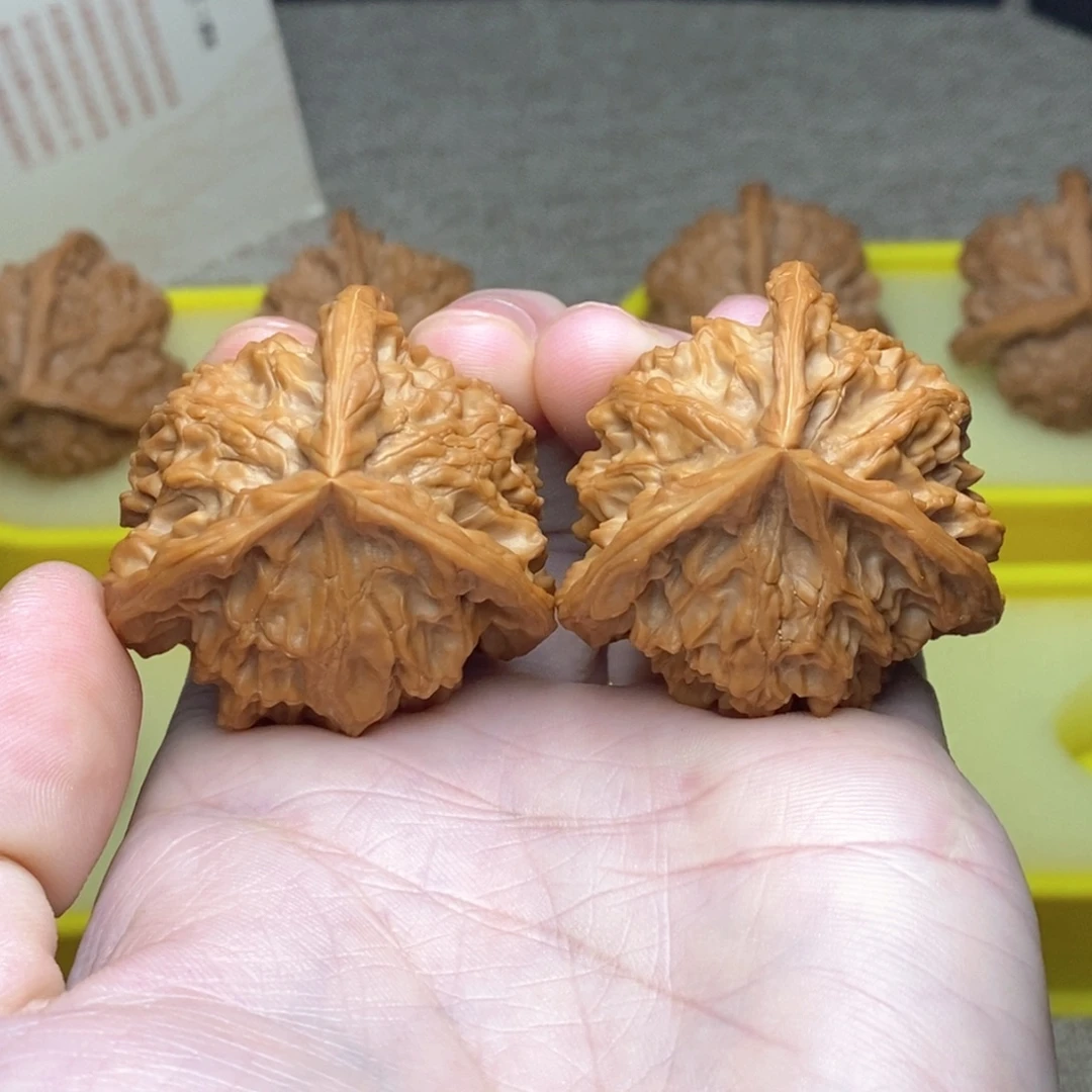 文玩核桃吊坠盘山三棱40微修打底