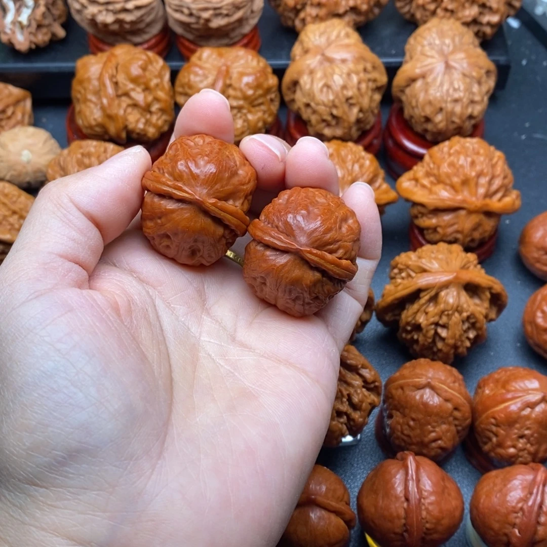 文玩核桃把件蛇皮球