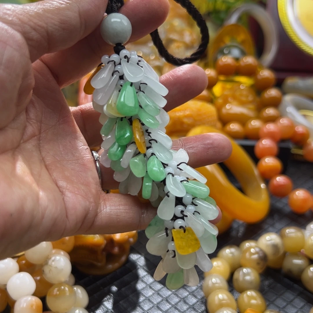 石英质玉未镶嵌颈饰