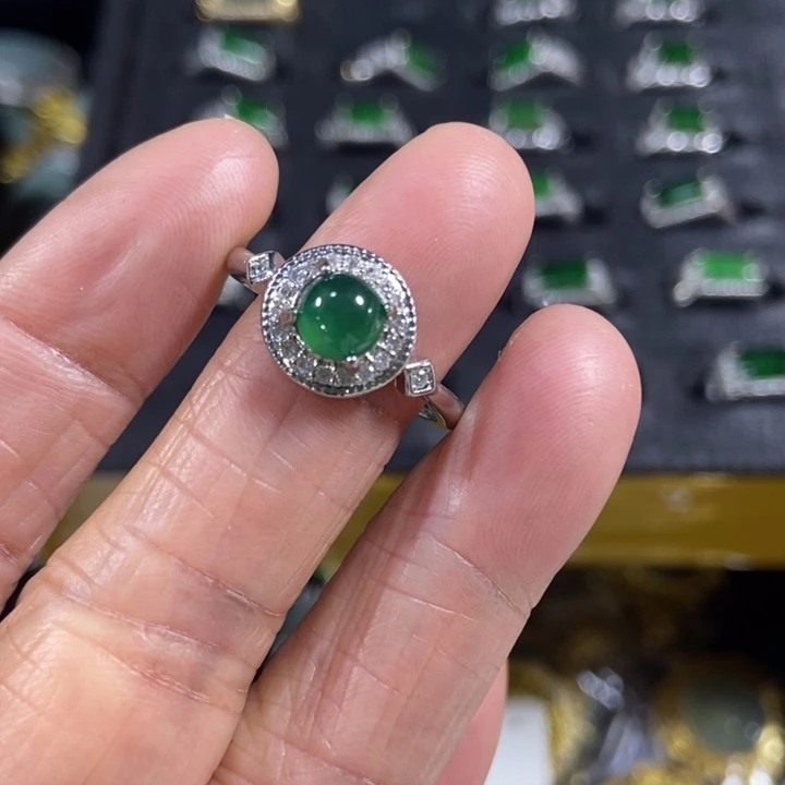 翡翠未镶嵌戒指翡翠