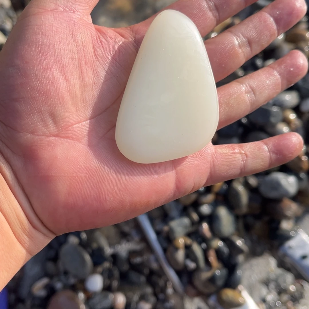 和田玉（糖玉）未镶嵌珠宝奇石