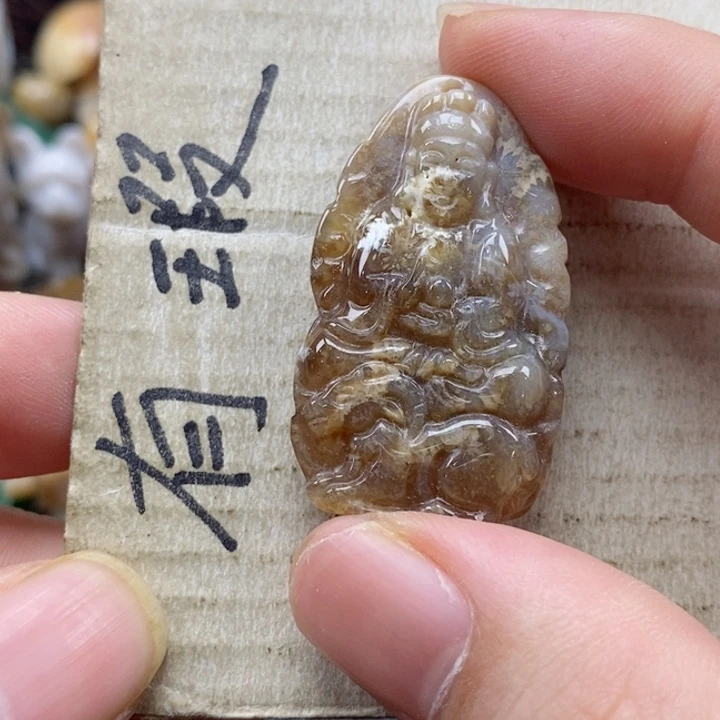 硅化珊瑚（珊瑚玉）颈饰未镶嵌琛*长