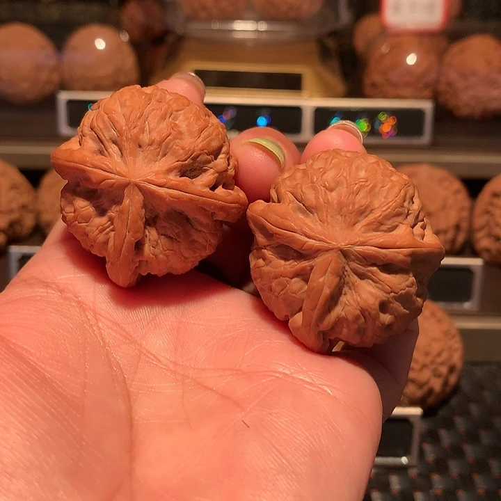 南***天文玩核桃把件雪狮