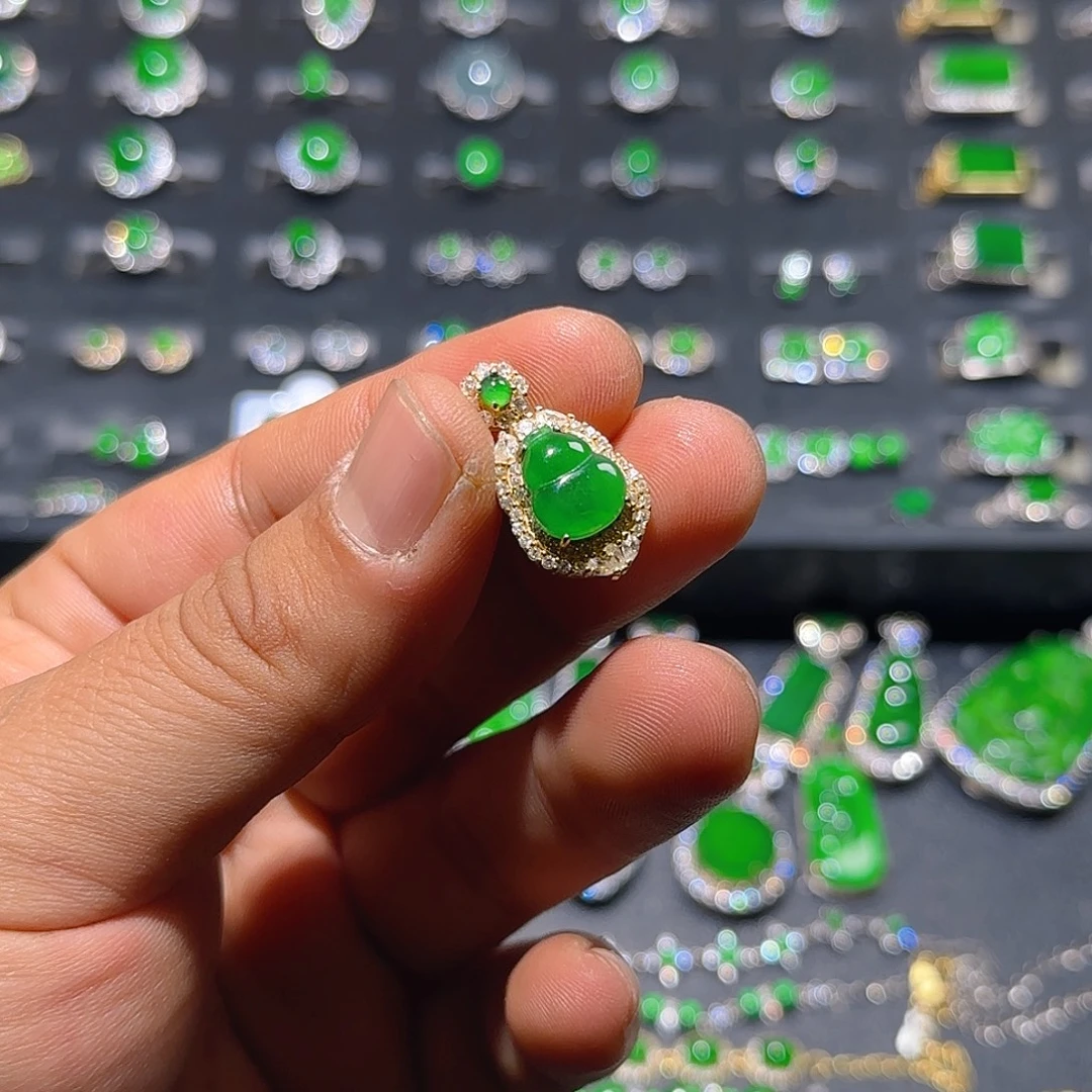 翡翠银S925镀金镶嵌颈饰