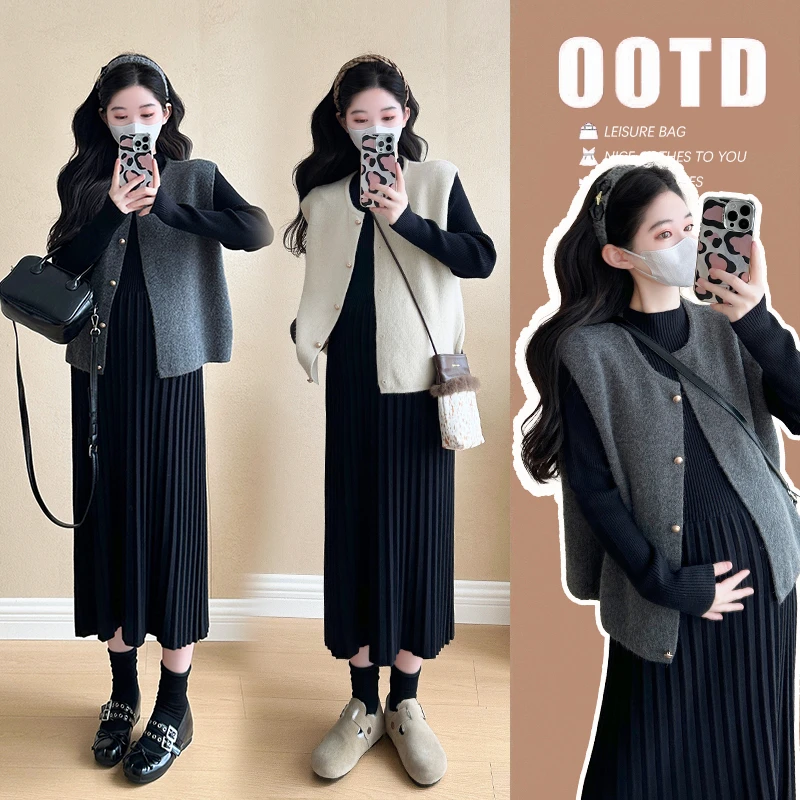 【甜甜圈】秋孕妇装气质秋冬款休闲时尚宽松大码马甲百褶毛衣裙套装