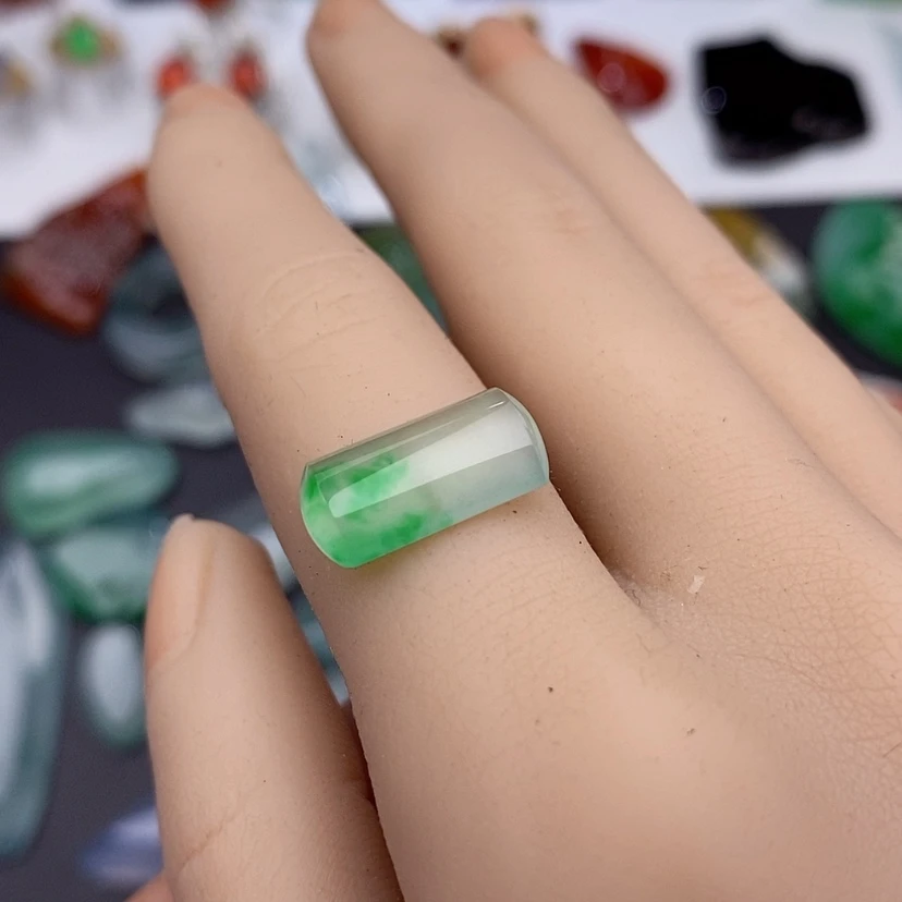 【闪购商品】未镶嵌定制翡翠裸石