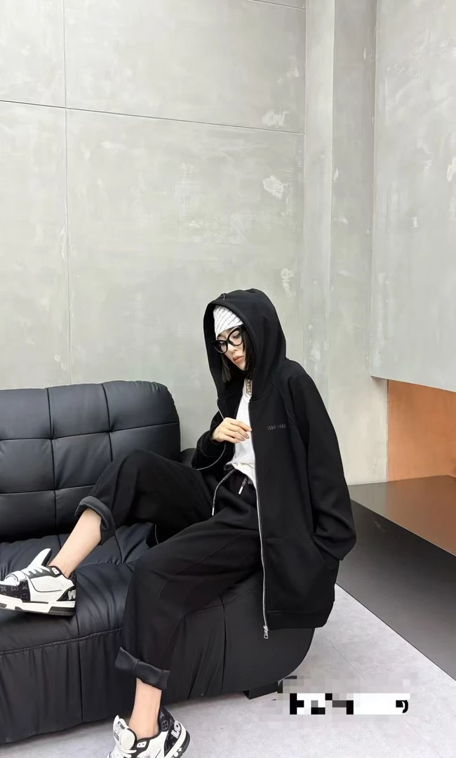 张肉肉11802过屁连帽卫衣