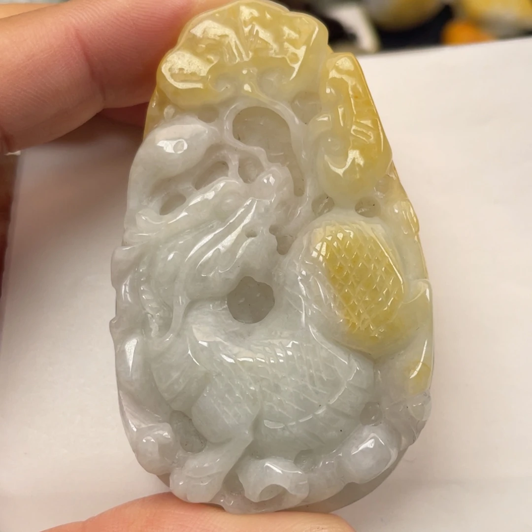 翡翠未镶嵌颈饰翡翠麒麟吊坠