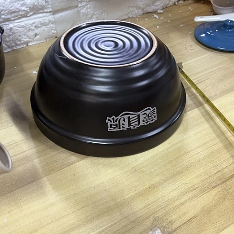 微瑕，明火，口径19高度8石头锅一个无盖