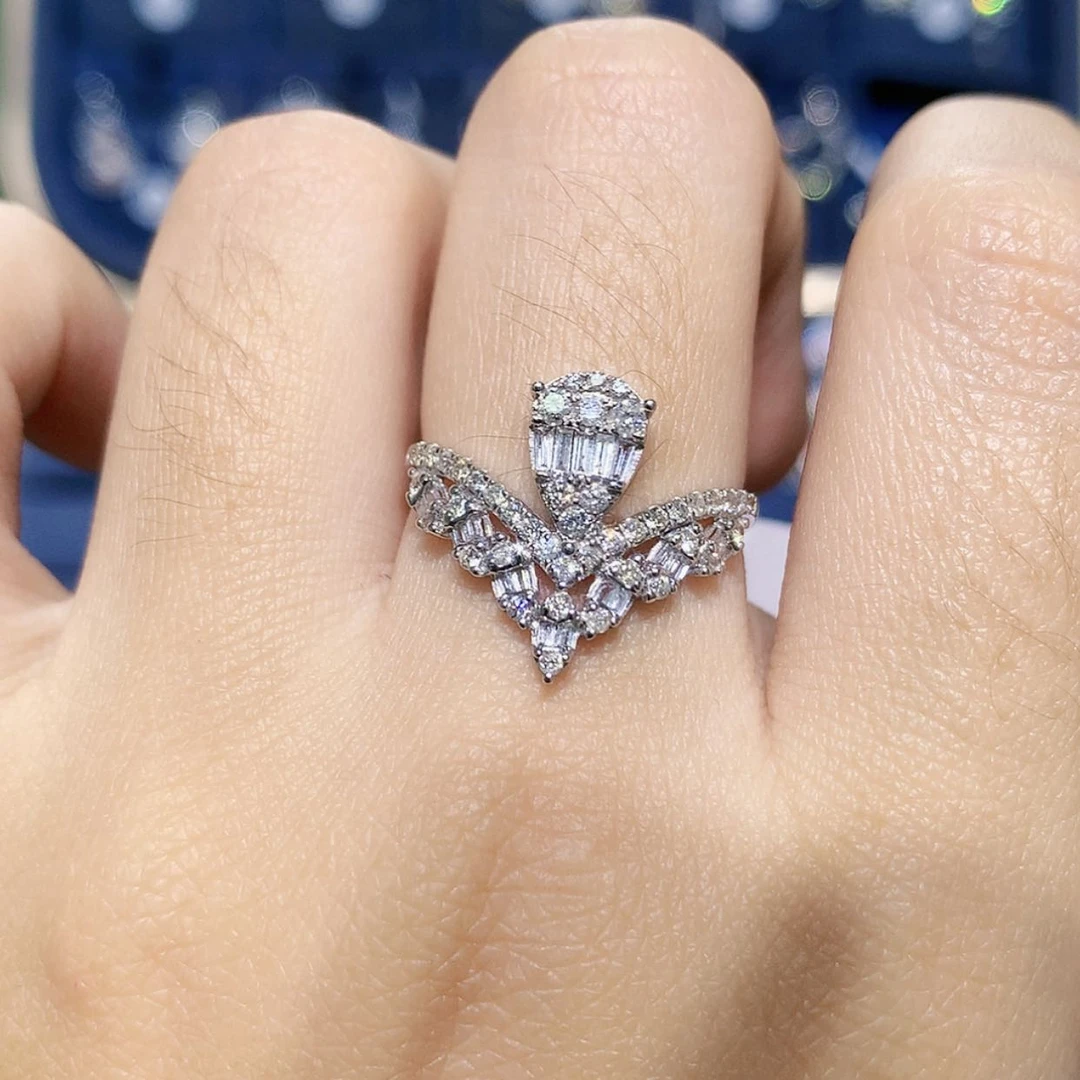 【闪购商品】18K金镶嵌戒指/指环钻石