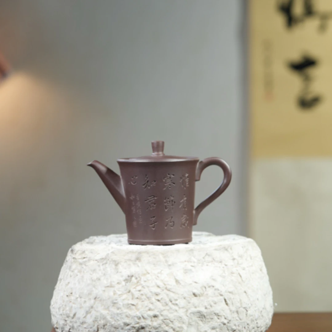 【壶名】醒钟 【泥料】家藏紫泥 【容量】240cc 【作者】李老师