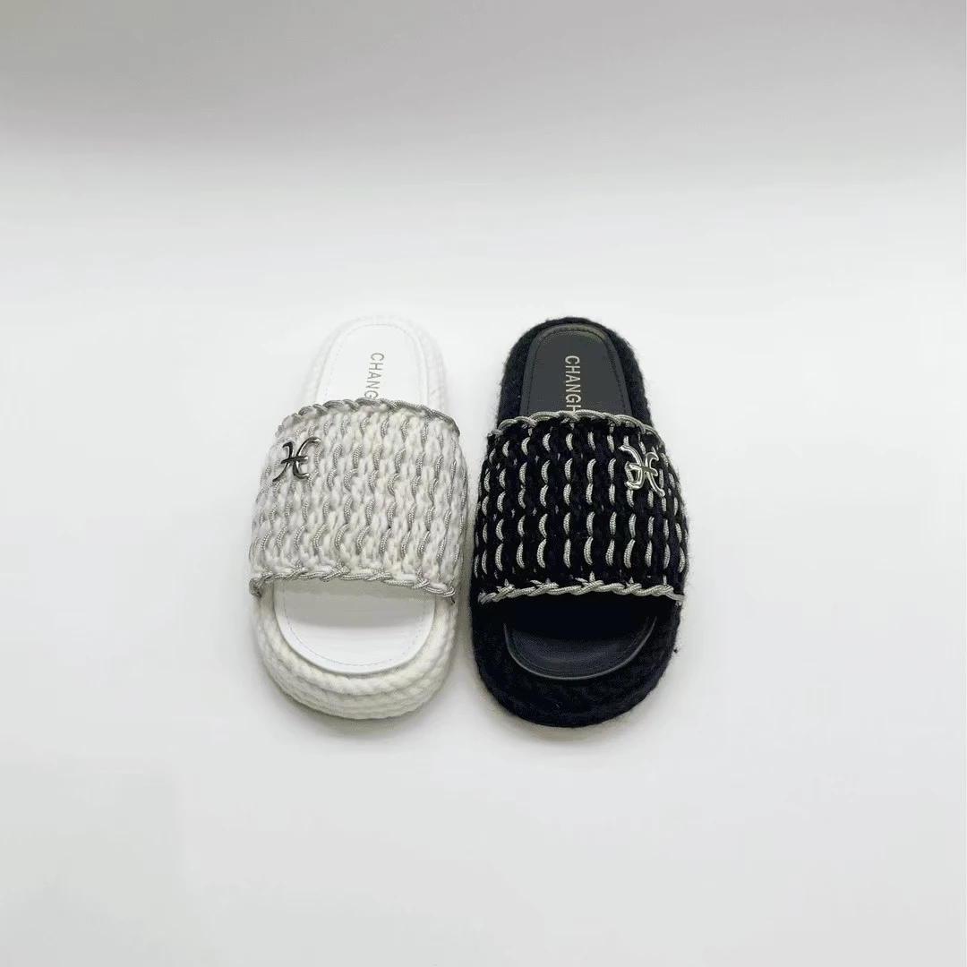 2025夏季厚底编制一字拖金丝款草编