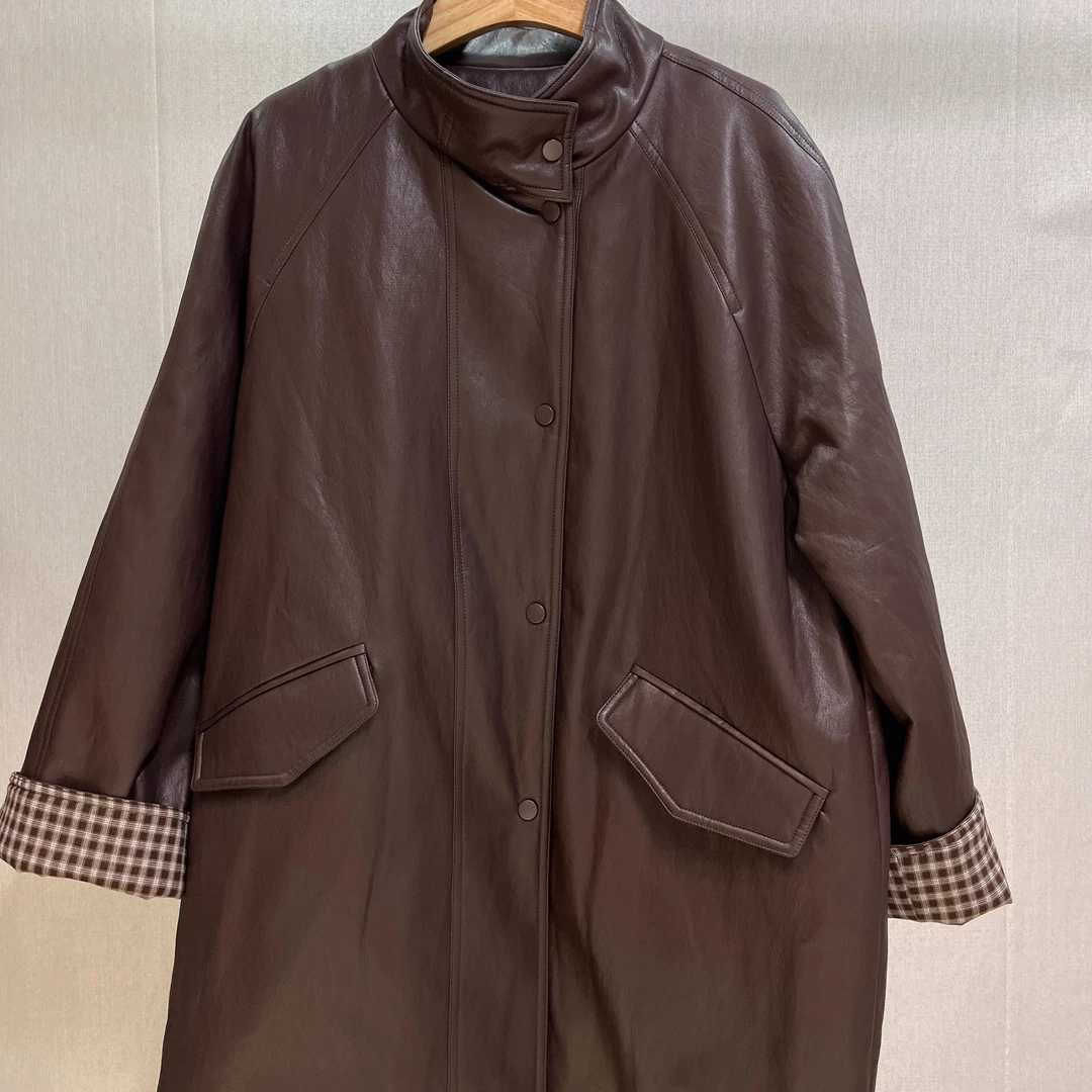 金属丝蛋白皮羽绒服