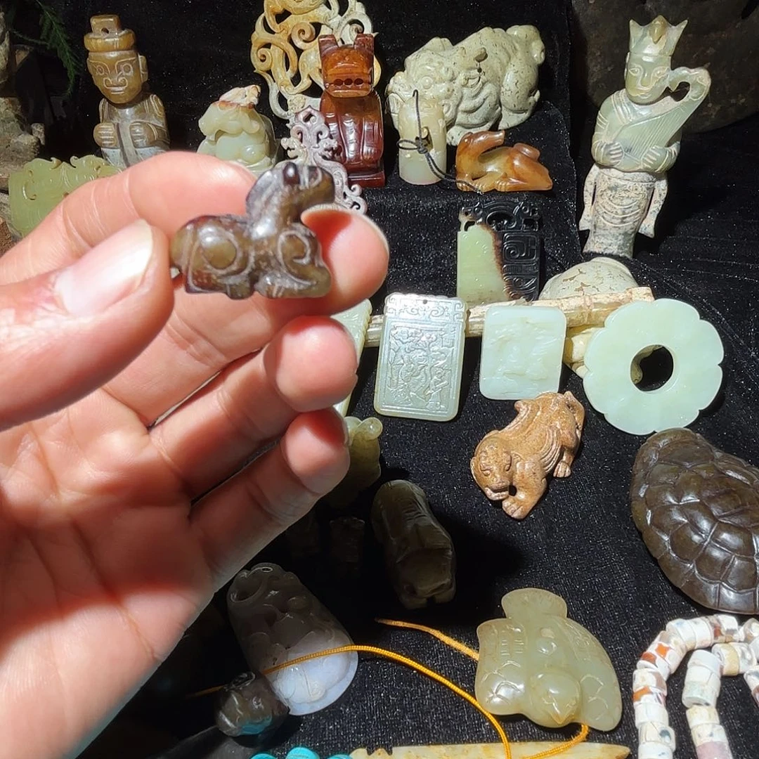 /***`和田玉（糖玉）未镶嵌挂件