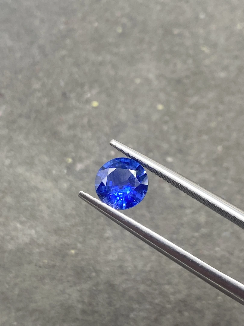 天然老烧斯里兰卡蓝宝石0.9克拉