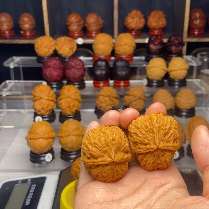 文玩核桃吊坠密石花中花56