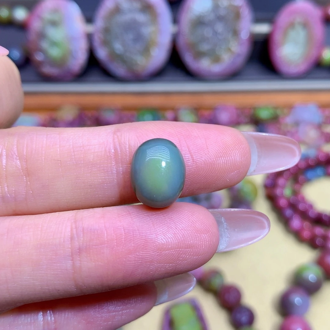 玛瑙未镶嵌挂件盐源