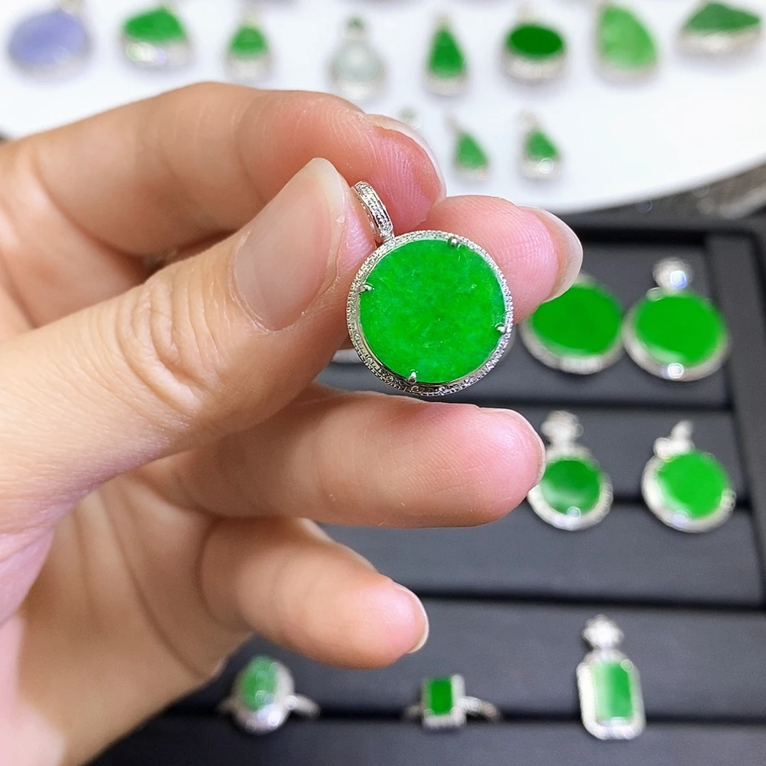 翡翠18K金镶嵌吊坠(不含链)