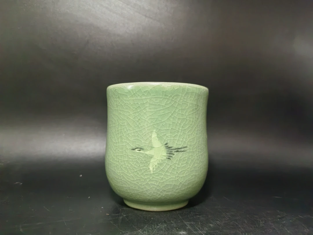 高丽青瓷东国作主人杯 底部有点小豁口，介意勿拍01/26陶瓷