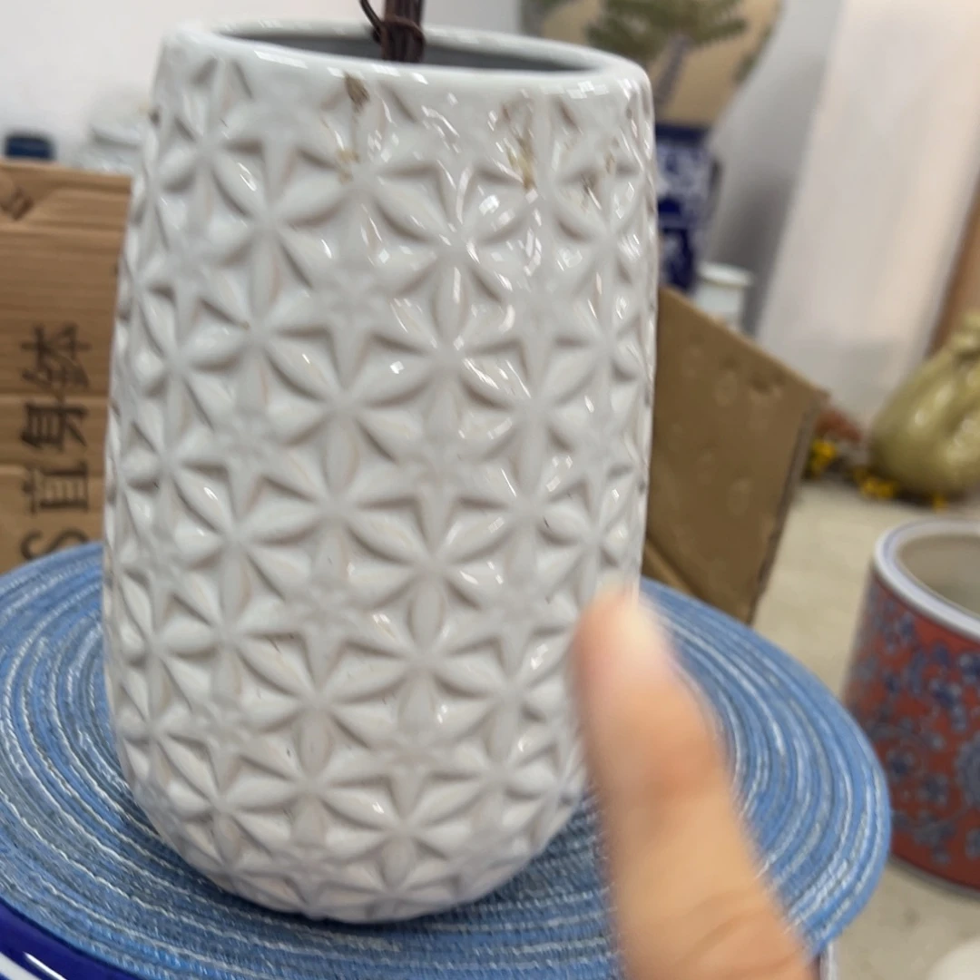 微瑕青花瓷器值得厚爱