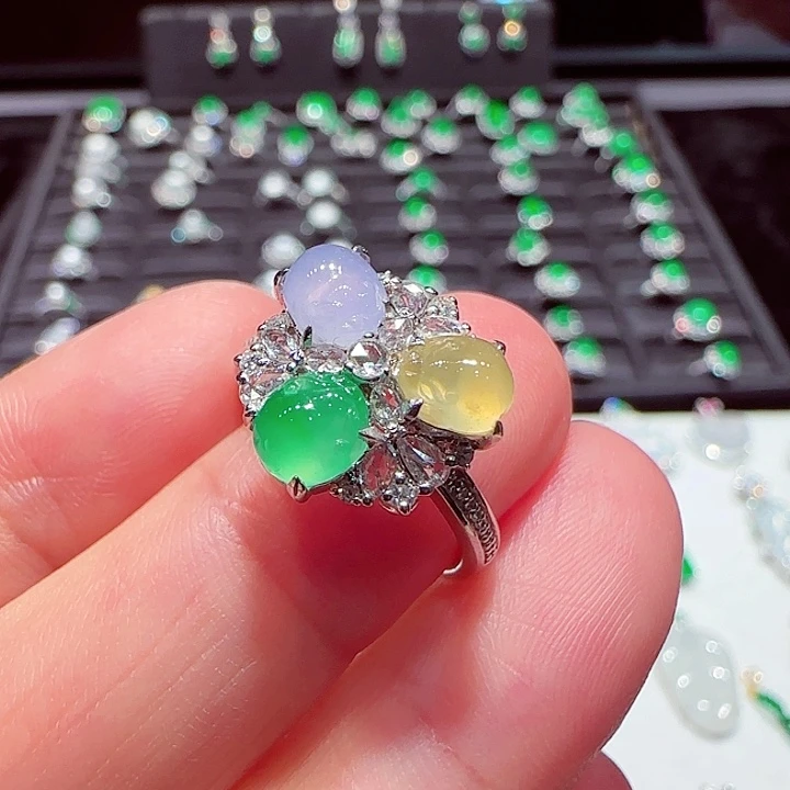 翡翠戒指18K金镶嵌三只貔貅戒指