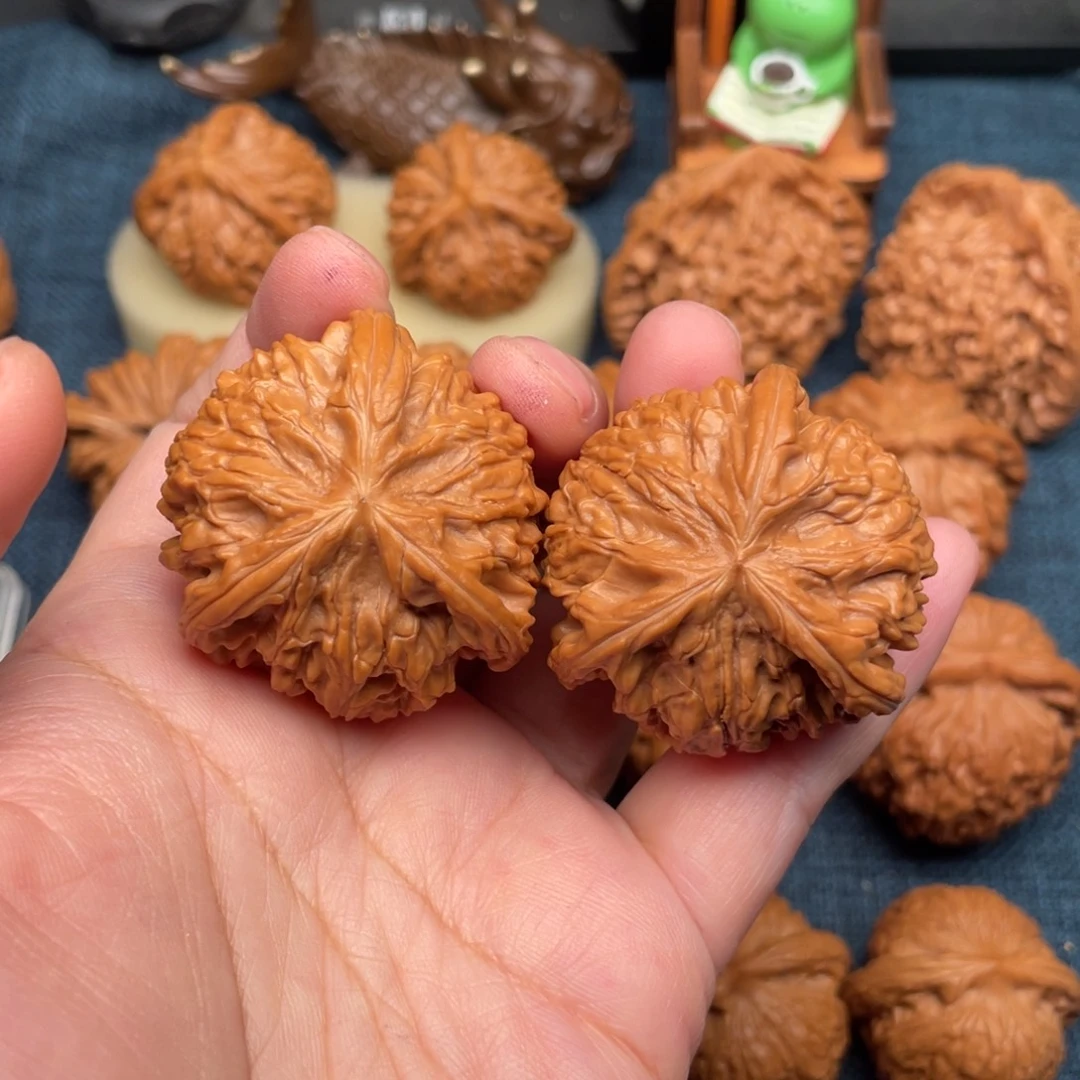 文玩核桃把件42毕业玉龙球奔全品