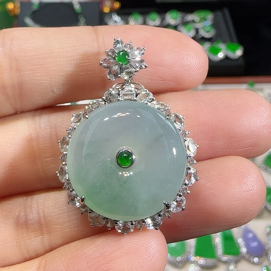 翡翠吊坠(不含链)18K金镶嵌