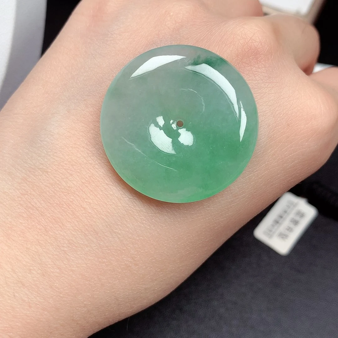 翡翠未镶嵌颈饰平安扣