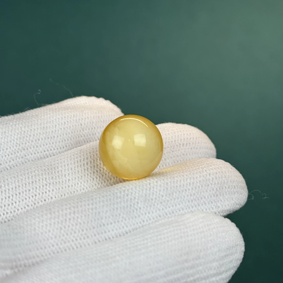 A8117天然原矿蜜蜡 鸡油黄圆珠【微微瑕】14.7mm支持复检假一罚十