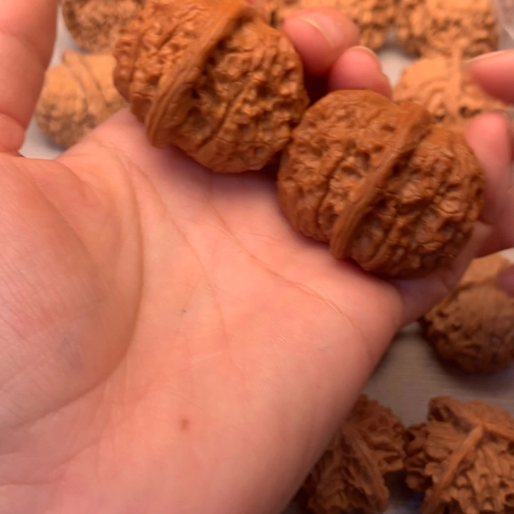 就***盘文玩核桃把件血麒麟43