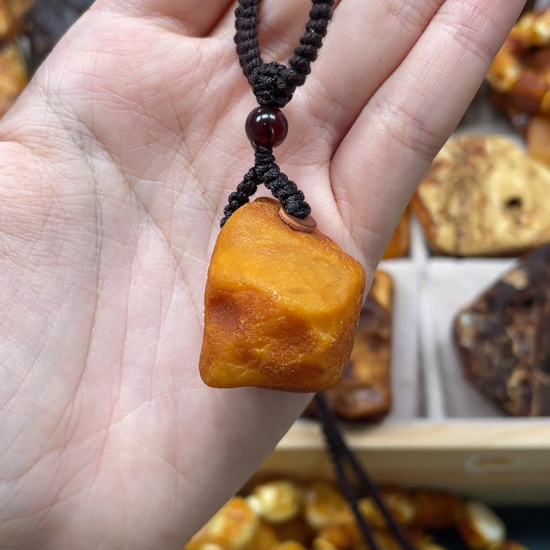 琥珀珠宝奇石未镶嵌