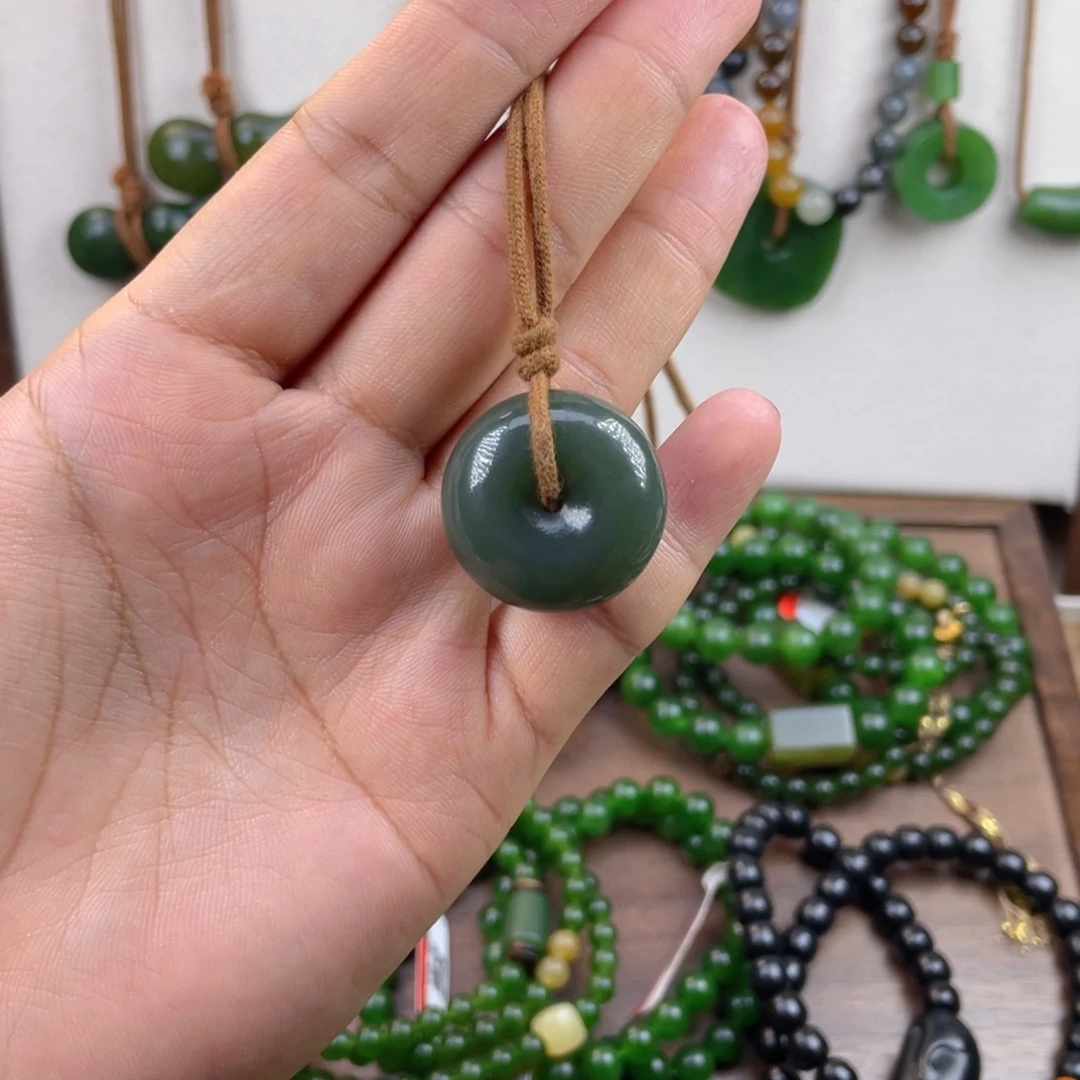 颈饰未镶嵌和田玉